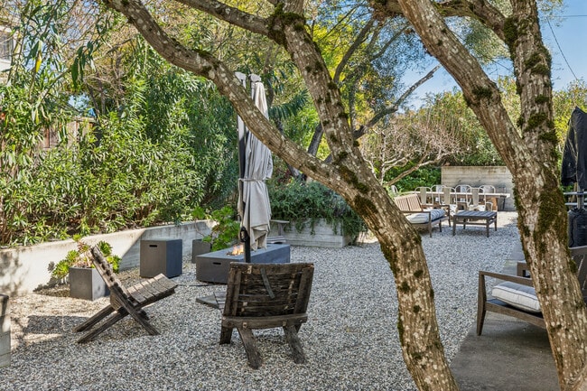 Building Photo - 1810 Quail Ct