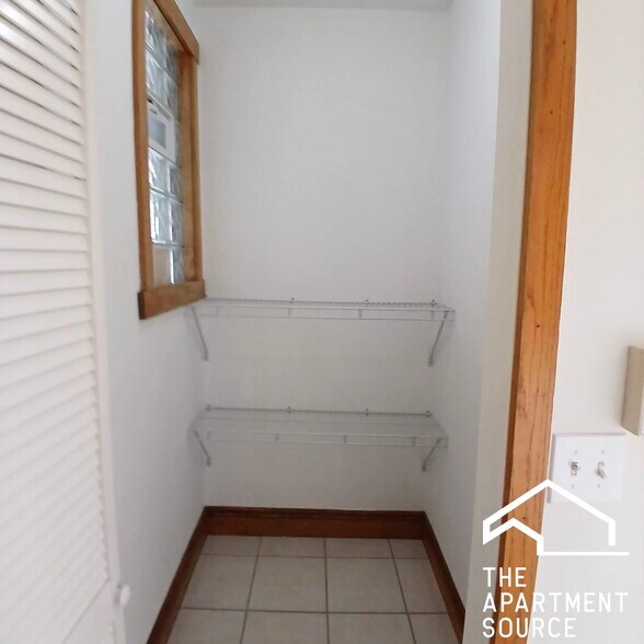 Building Photo - 5401 W Dakin St