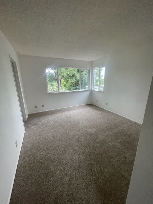 Building Photo - 1816 Shirley Dr