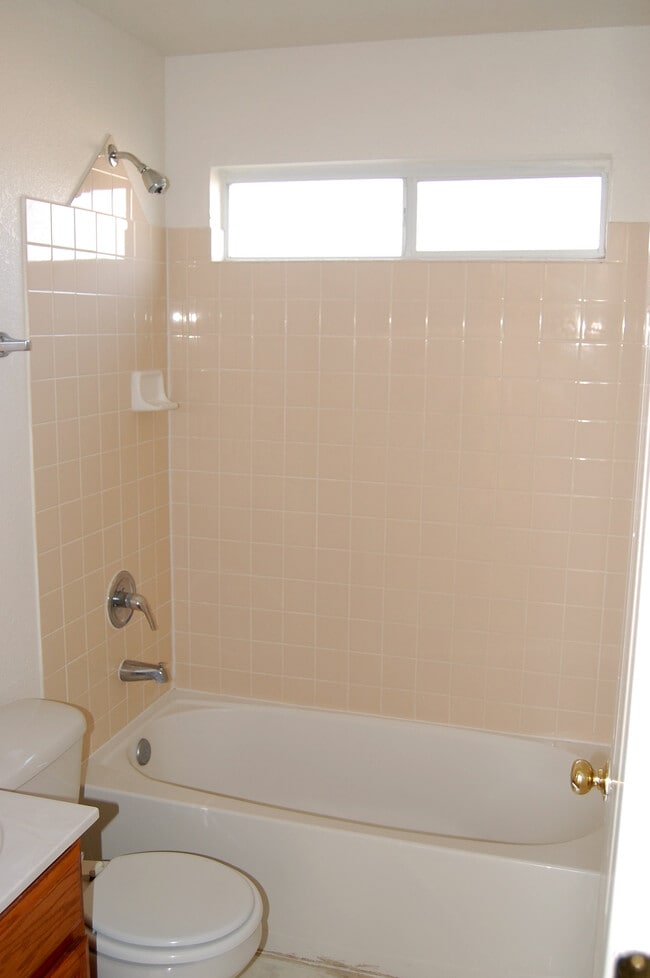 Building Photo - 456 Von Bargen Dr