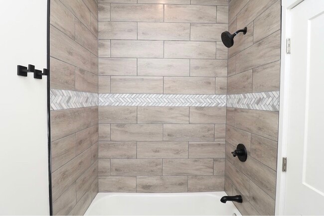 Building Photo - 1249 S Kedvale Ave