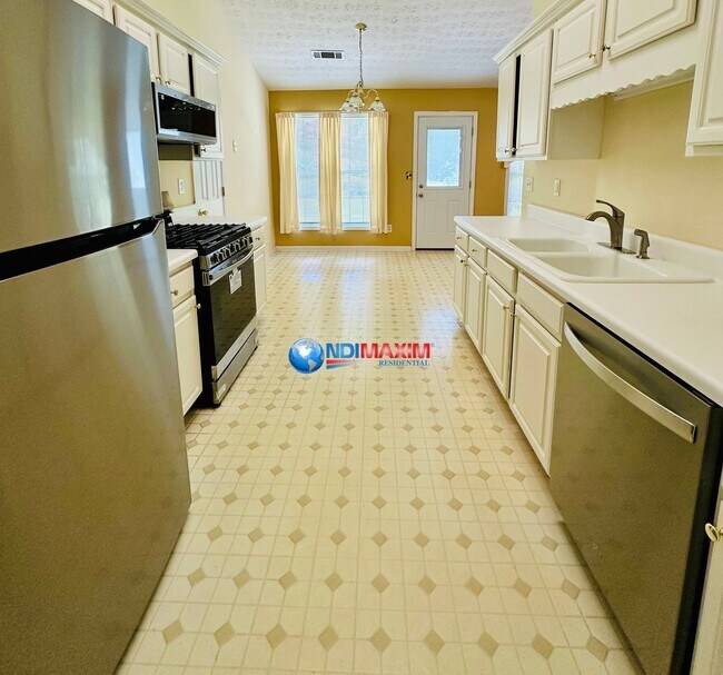 Building Photo - Beautiful ranch in the DISCOVERY cluster i...