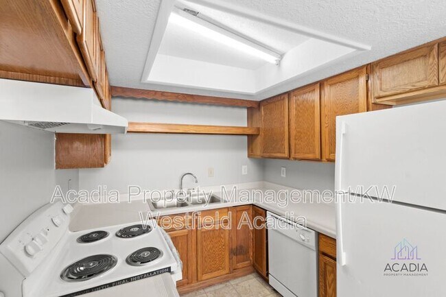 Building Photo - 2360 N 250 W