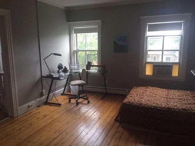 Building Photo - 182 Bowen St