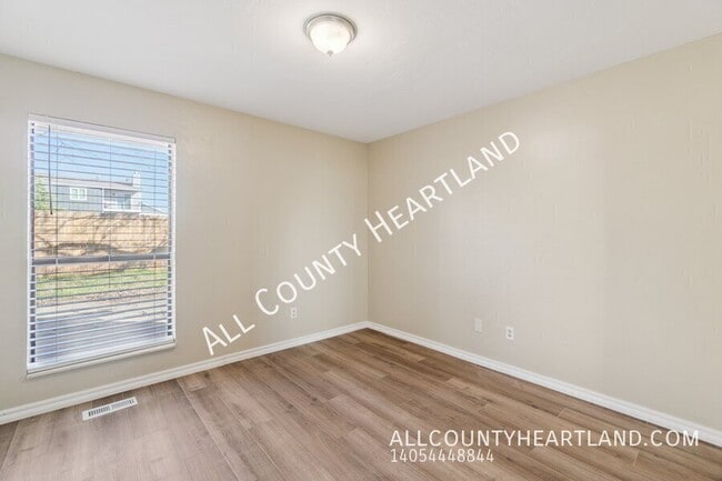 Building Photo - 3209 Castle Rock Rd