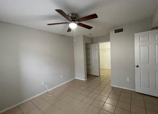 Building Photo - 827 Camargo Way