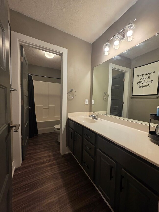 Building Photo - Executive Four Bedroom Rental w/ Office!
