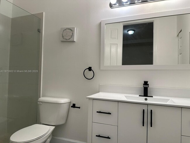 Building Photo - 955 NE 42nd Terrace