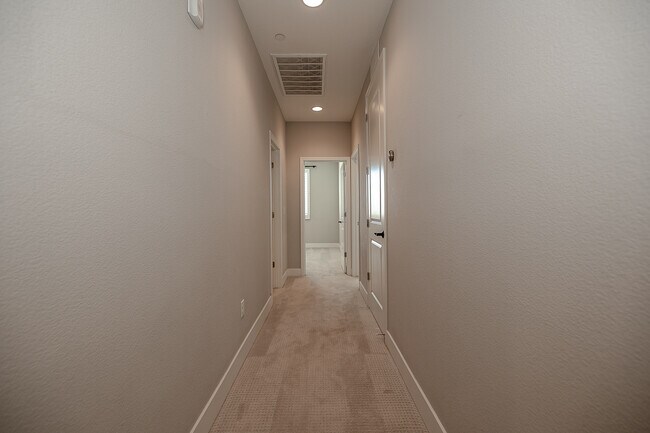 Building Photo - 196 E Main Ave