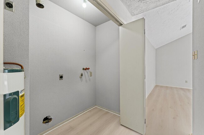 Building Photo - 16218 Olive Glen Dr