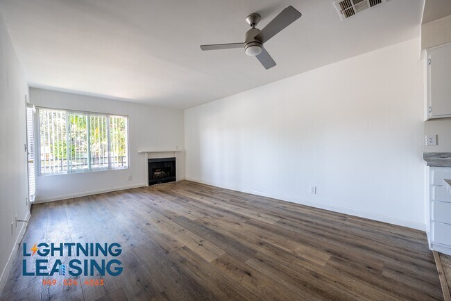 Building Photo - 14201 Victory Blvd