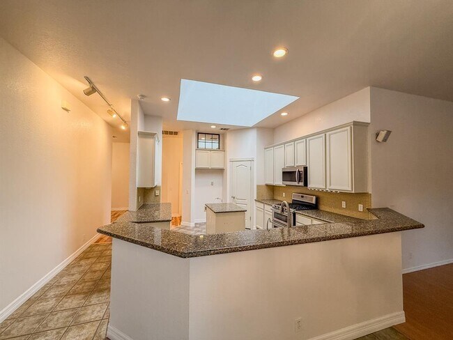 Building Photo - 16908 Cactus Blossom Dr