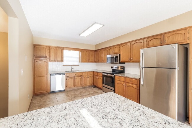 Building Photo - 1711 Roberta Dr