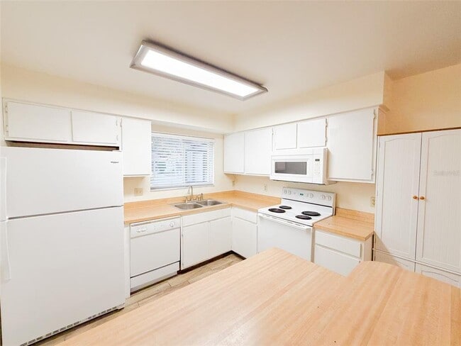 Building Photo - 10319 Matchlock Dr