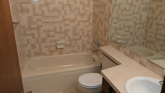 Building Photo - 2900 Eindborough Dr