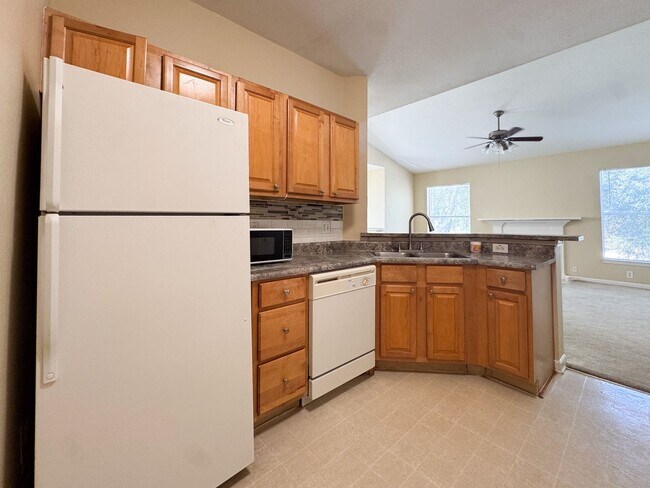 Building Photo - 10561 Villa View Cir