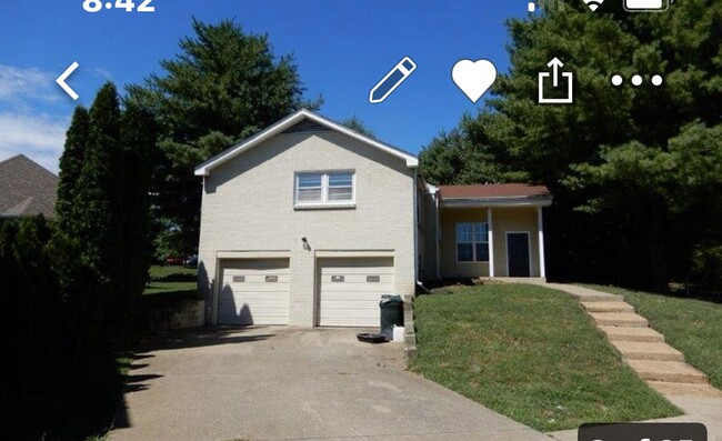 Building Photo - Ranch style four bedroom two bath with ful...