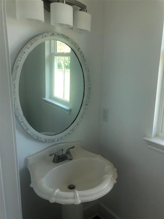 Building Photo - 1101 4th St