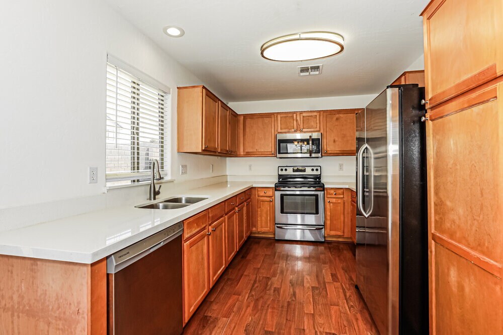 Building Photo - 286 W Santa Gertrudis Trl