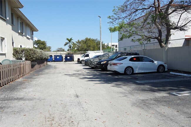 Building Photo - 331 NW 82nd Ave