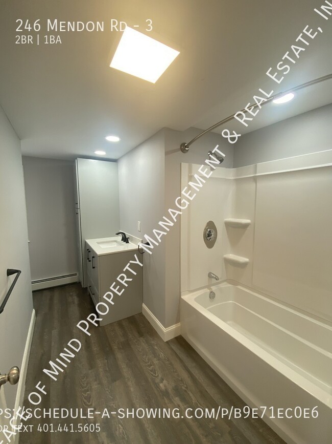 Building Photo - New renovated 2 Bed/1 Bath for $1700 inclu...