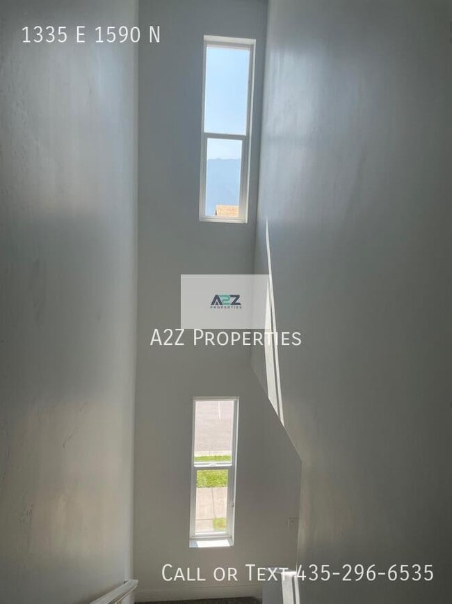 Building Photo - 1335 1590 N