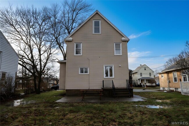 Building Photo - 609 22nd St