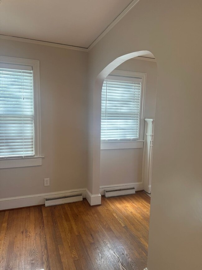 Building Photo - Fantastic Location & Price......More pictu...