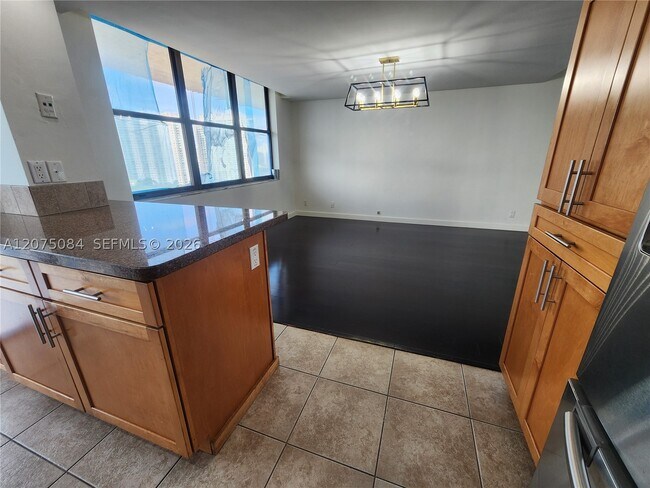 Building Photo - 18151 NE 31st Ct