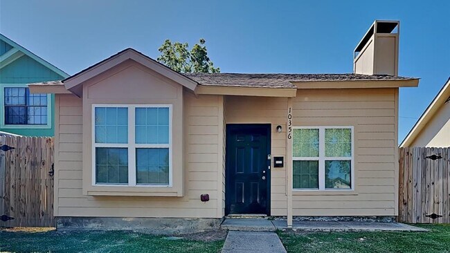 Building Photo - 10356 Chelmsford Dr
