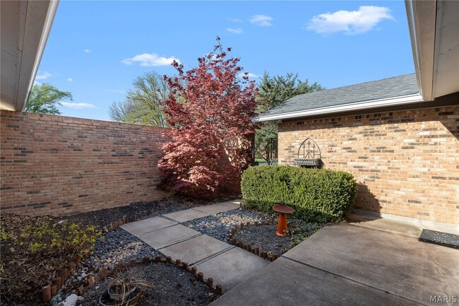 Building Photo - 606 Rue Montand Dr