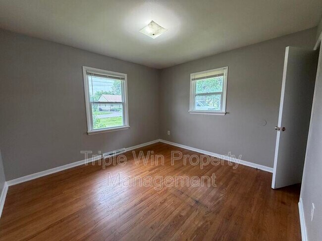Building Photo - 1664 Talisman Ln