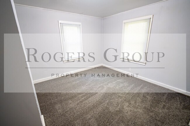 Building Photo - 102 High St