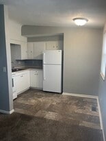 Building Photo - 2750 E Phylbeck Ave