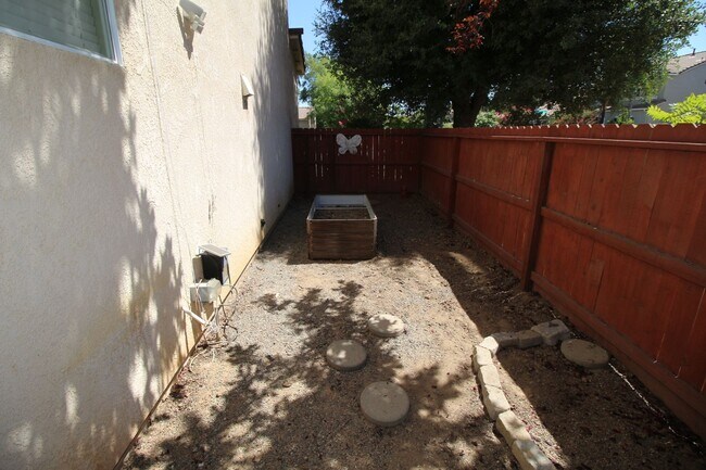 Building Photo - Cute Two-Story Home With Pool & RV Parking