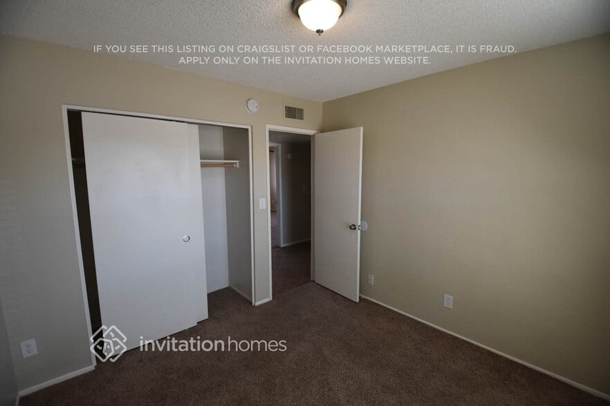 Building Photo - 10639 N 48th Dr