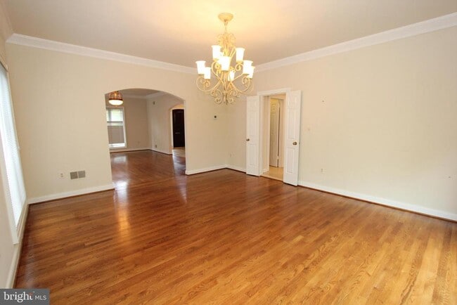 Building Photo - 10208 Sorrel Ave