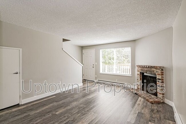 Building Photo - 5011 SW Beaverton Hillsdale Hwy