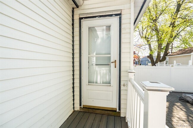 Building Photo - 109 Broadway