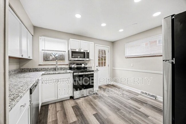 Building Photo - 4765 Hardwick Dr