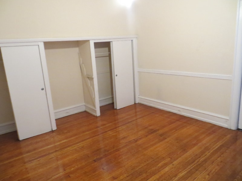 Building Photo - 328 S 43rd St