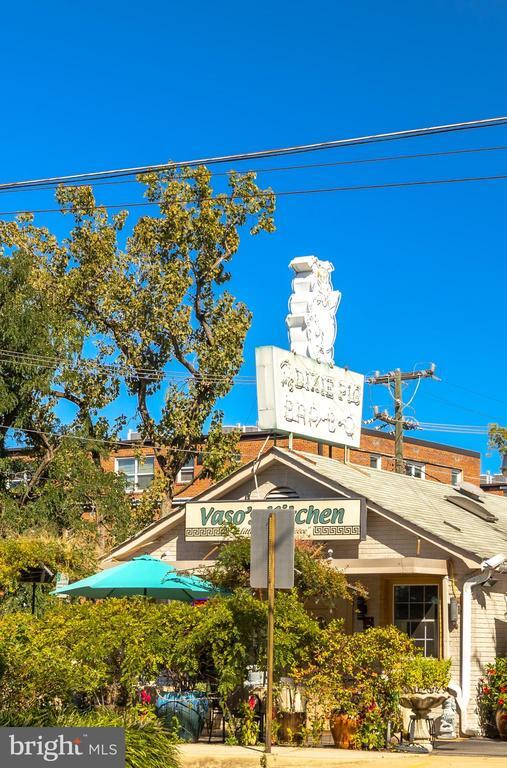 Building Photo - 705 Lyles Ln