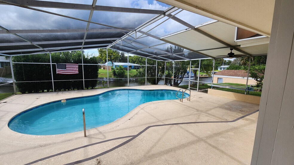 Building Photo - 1627 Canal Ct