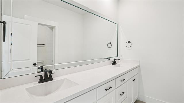 Building Photo - 3661 Rosemont Dr