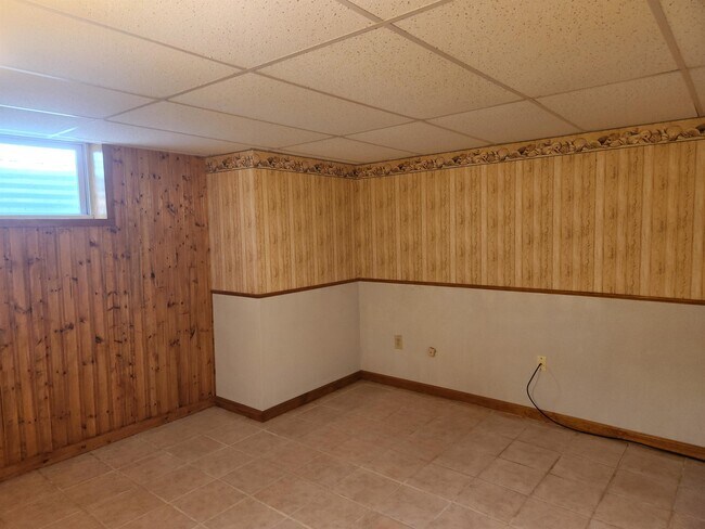 Building Photo - 113 Braintree Dr