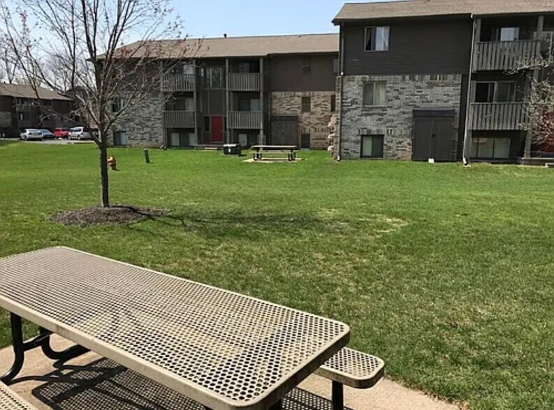 Building Photo - 8727 Candlewood Trl