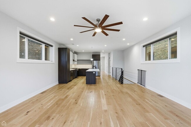 Building Photo - 1042 S Oakley Blvd