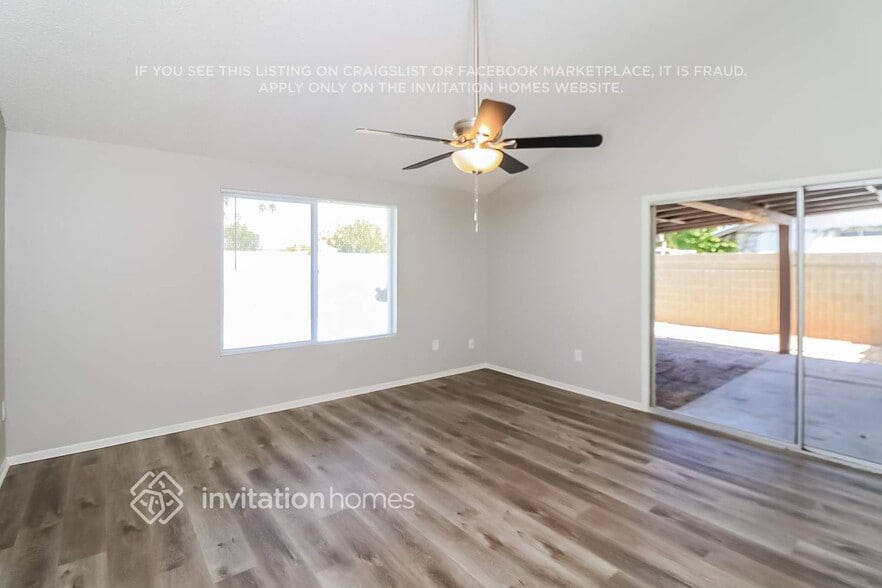 Building Photo - 5552 W Carol Ave