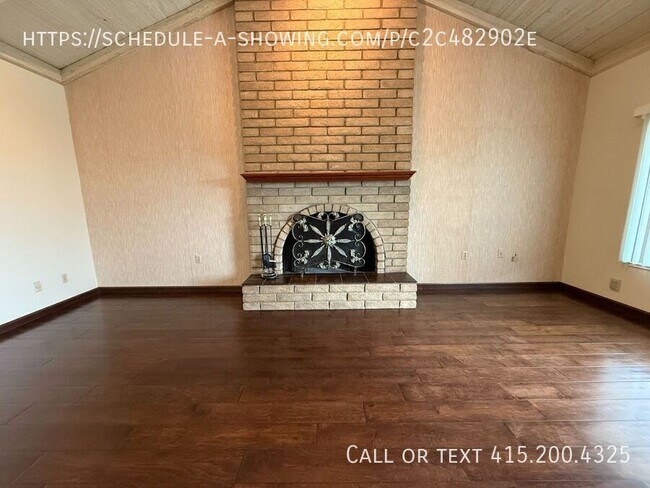 Building Photo - 740 Woodcrest Ln