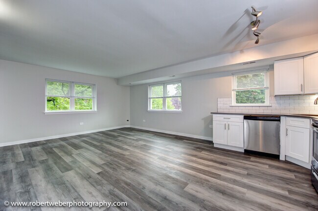 Building Photo - 509 W Euclid Ave